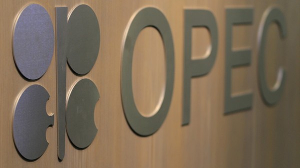 袁桐念：OPEC减产数据重磅来袭2.13原油白银后势分析及操作建议