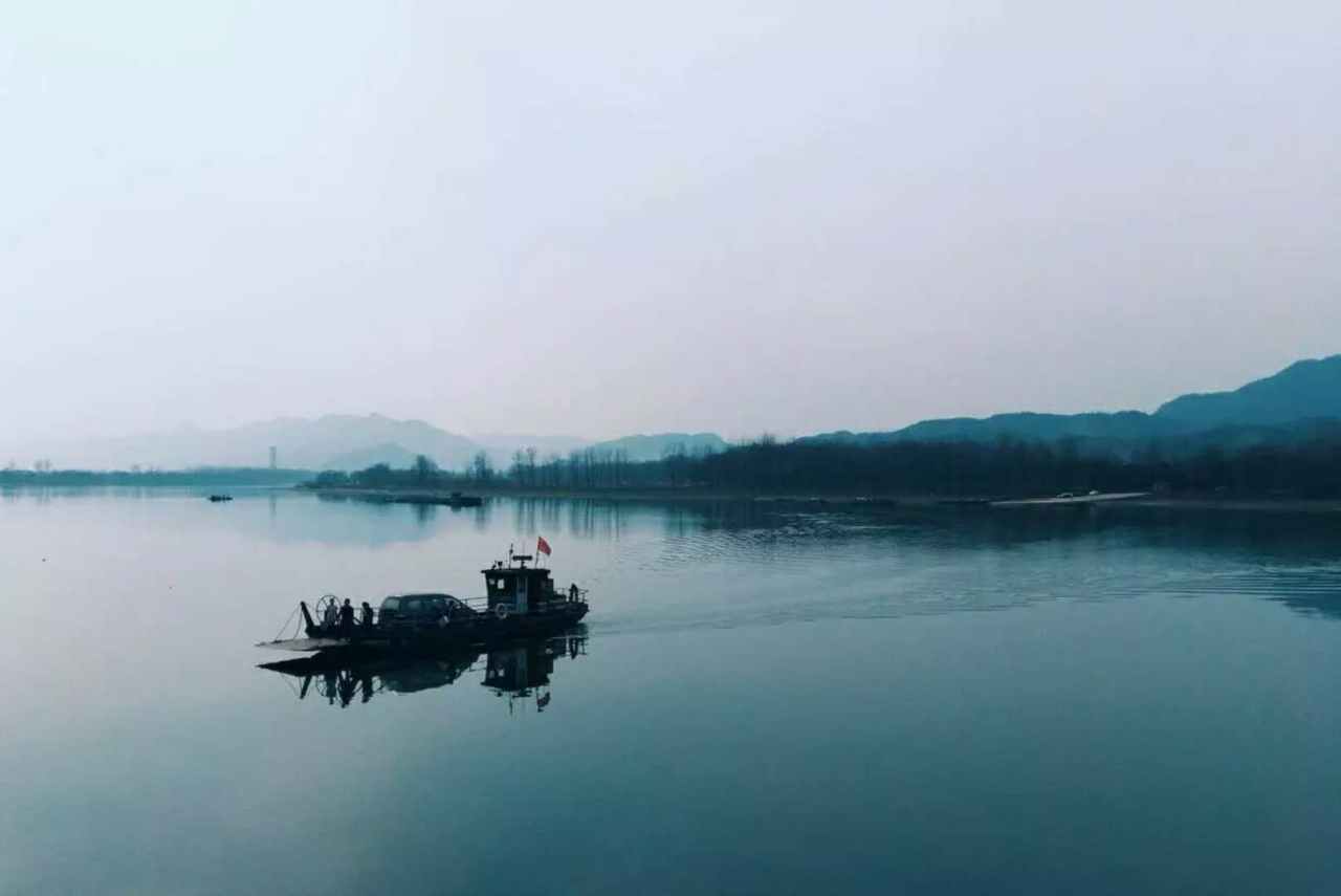 黎万旗:12.15黄金原油恒指德指六脉趋势线操作建议