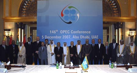 刘鸿东:OPEC口头再次减产,黄金关注大选与加息