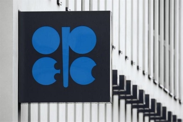 焦点：OPEC面对低油价压力同意小幅减产 为2008年以来首次