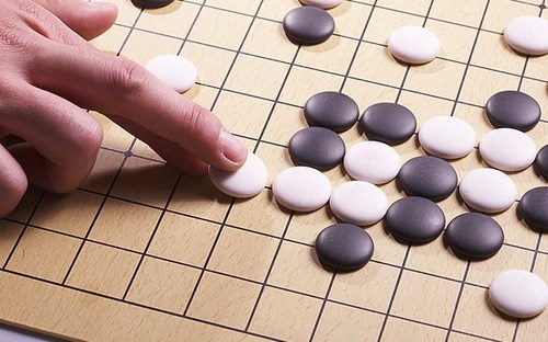 袁桐念：2.15金评美元反弹原油下跌原油白银走势分析及操作建议