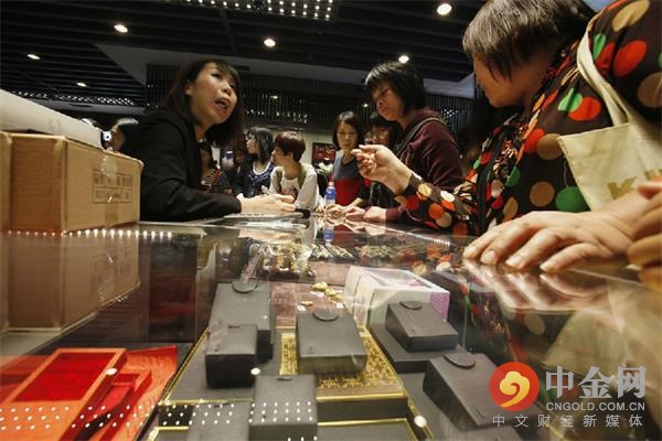 亚洲黄金需求受价格下跌刺激 印度折扣收至多月低位