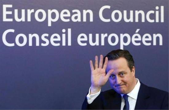 卡梅伦任首相的最后一天：英国女王正式接受其辞职