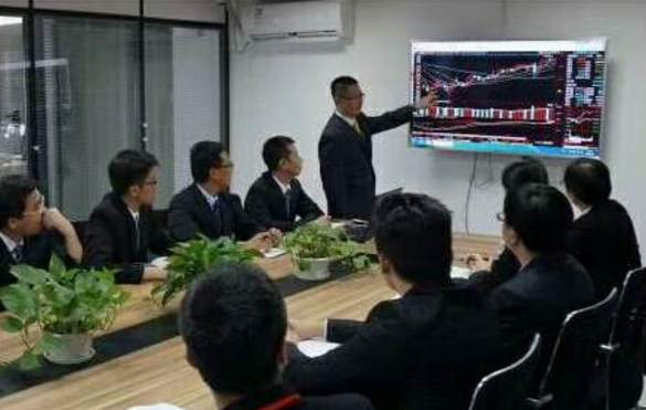 李谨詺：5.3黄金止跌反弹是烟雾弹，空头依然强势，日内操作建议分析