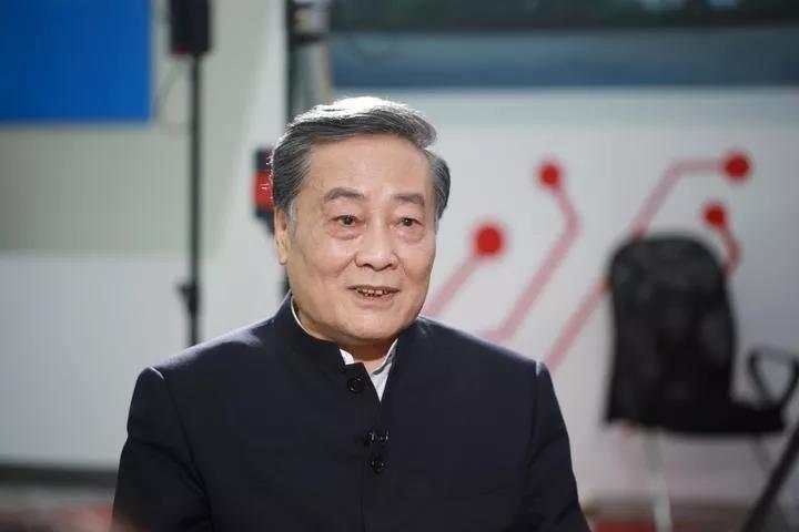 这份表彰名单大有深意，为什么霍英东入选李嘉诚没有，厉以宁上了吴敬琏下了，为什么任正非不在名单？