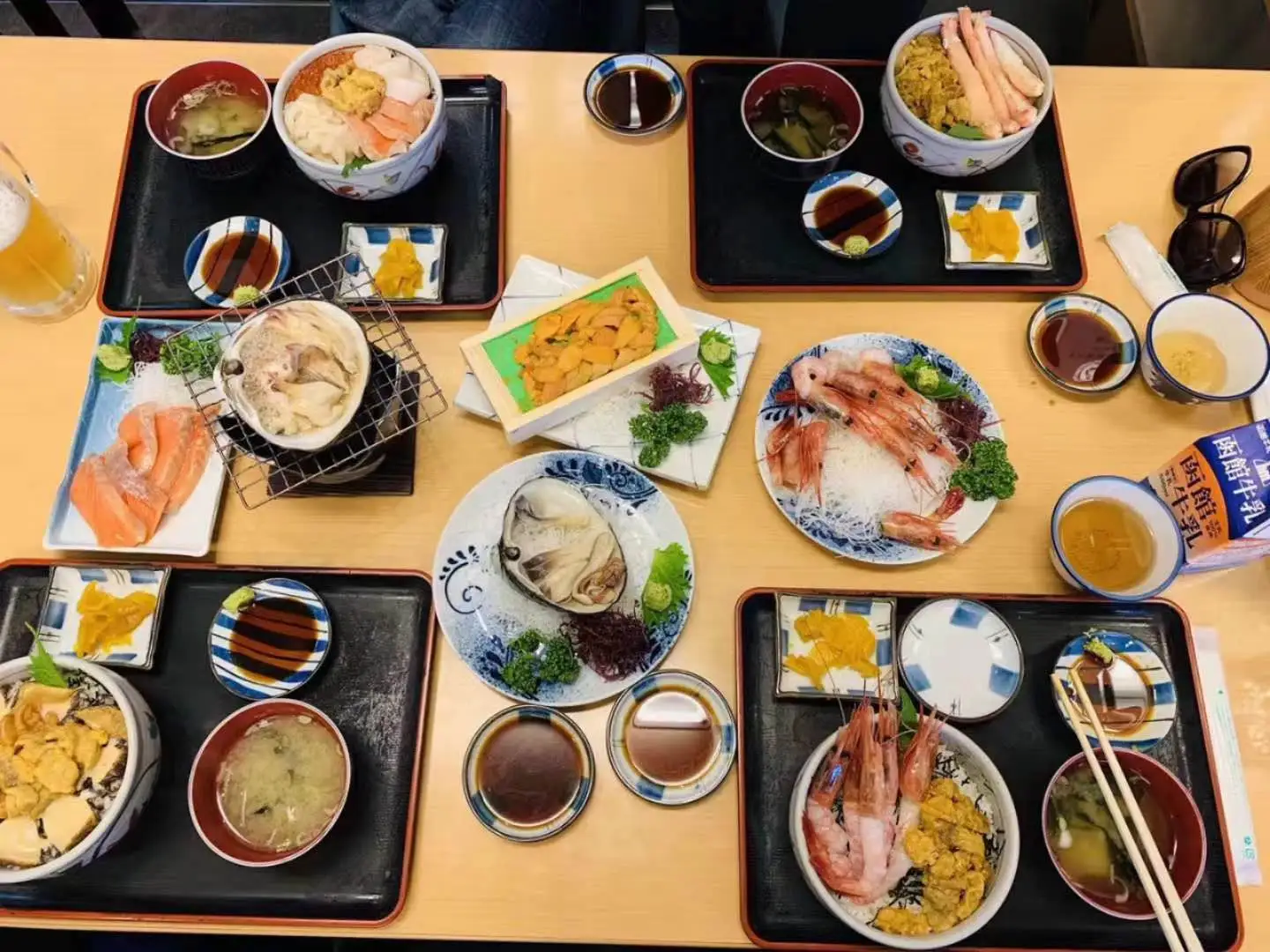 feed image