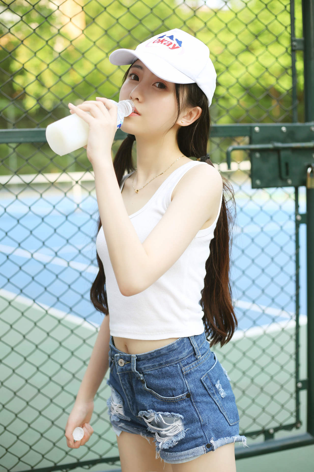 feed image