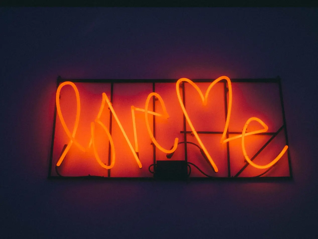 feed image