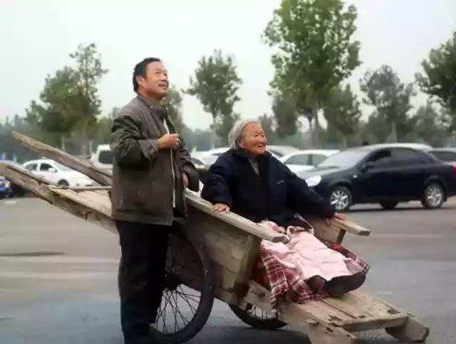 27张一丝不挂的人性照片，直击心灵！ 你会流泪