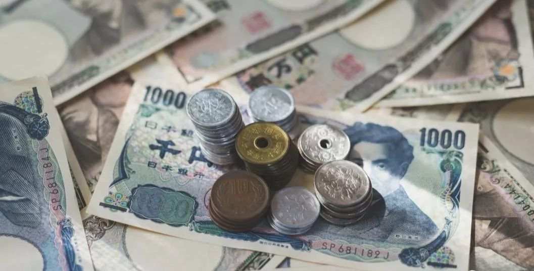 她是离异单亲妈妈，二婚后炒汇月赚百万，获《纽约时报》采访