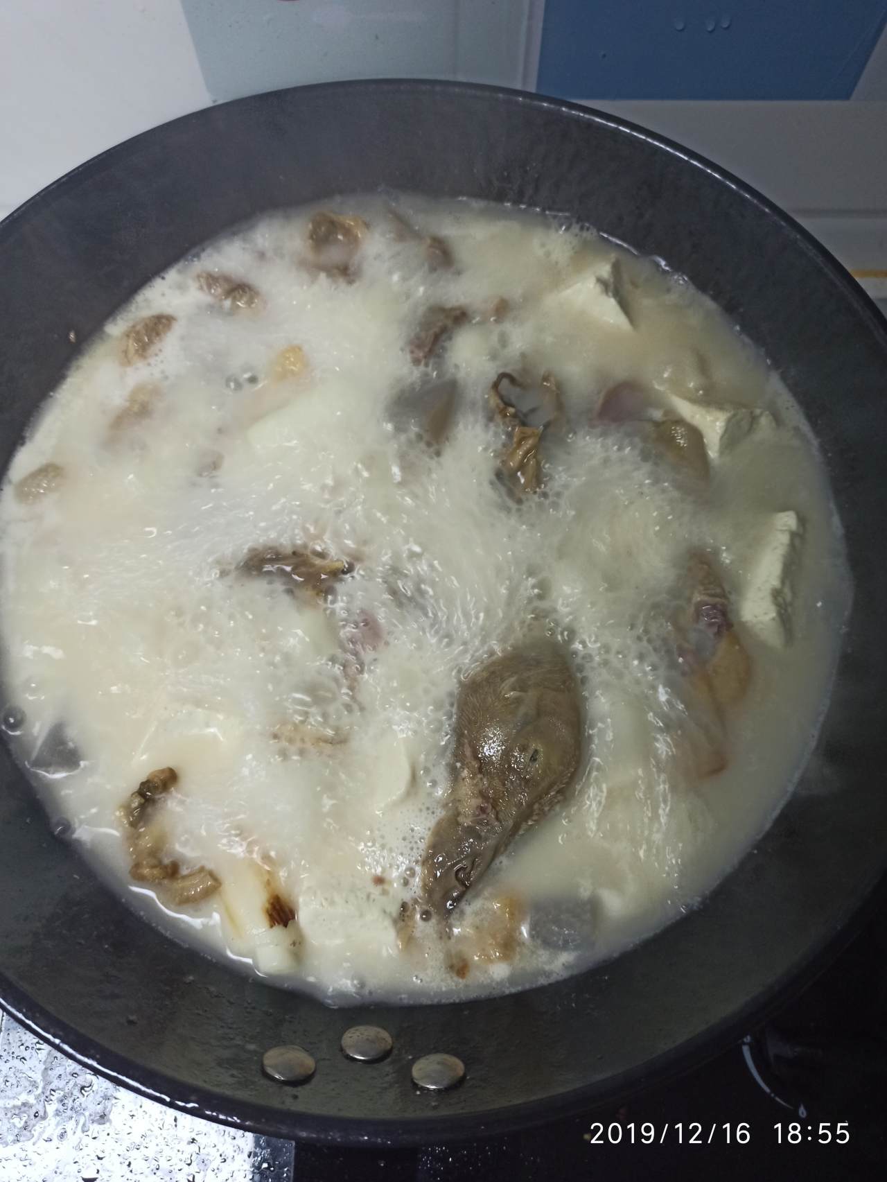 feed image