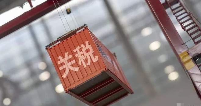 特朗普突然当众呛声马克龙，法国总统如此回怼像是老师教育学生