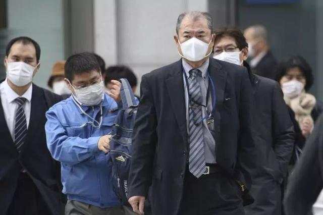 黄金短线下挫