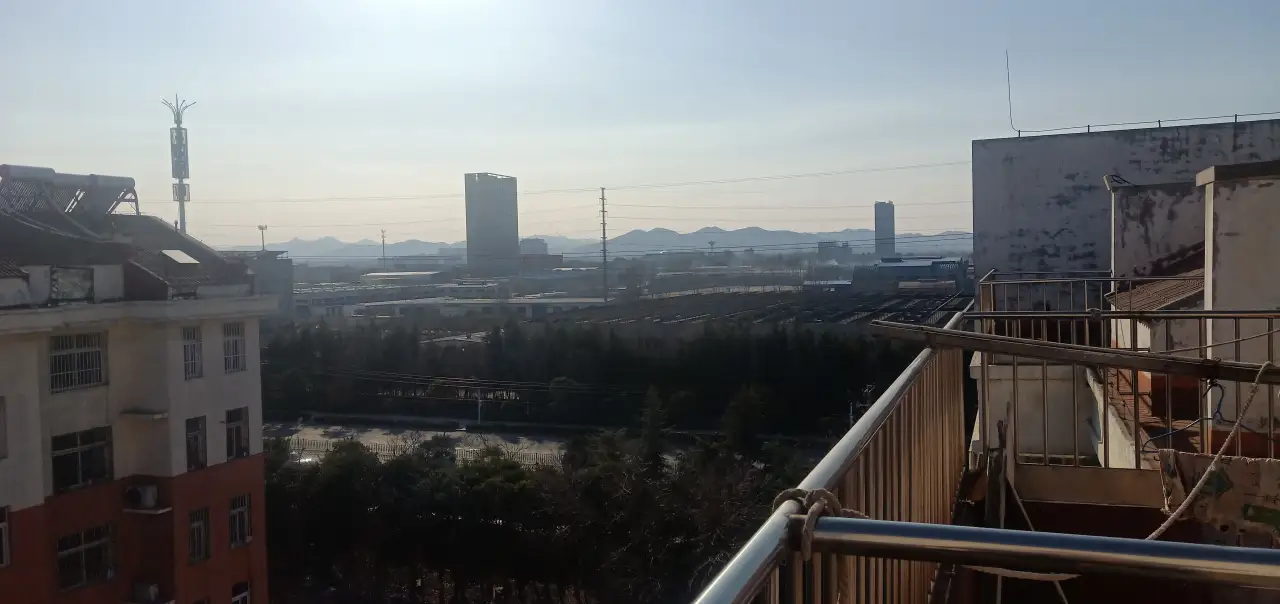 feed image
