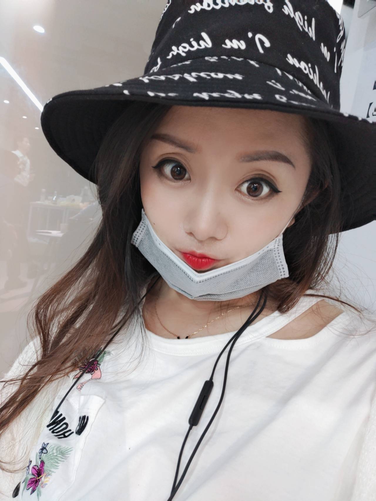 feed image