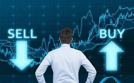 以交易为生，却总是不慎掉进人性的深渊