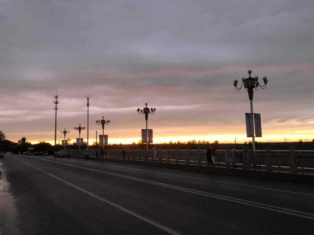feed image