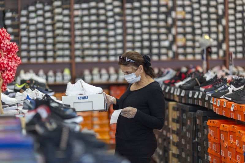 Personal income and spending data: What to know in markets Friday
