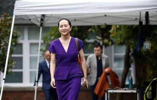 风云突变！避险卷土重来金价拔地而起，离岸人民币创纪录新低