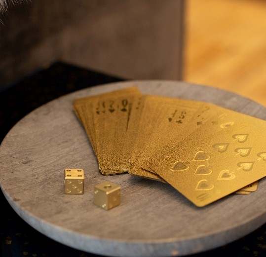 白灵雁：5.13黄金原油晚间策略