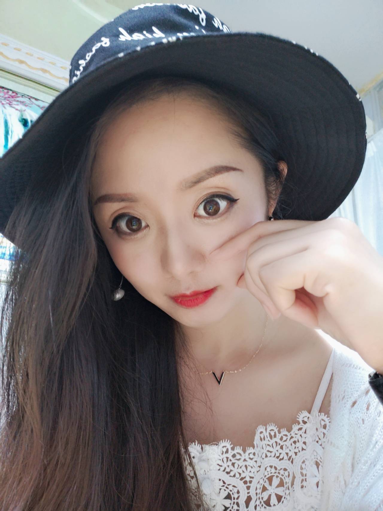 feed image