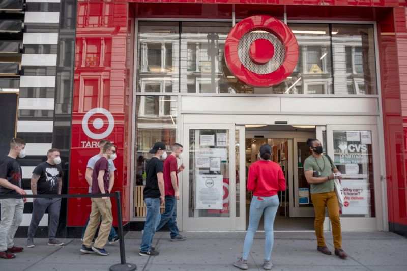 FOMC minutes, plus Lowe's and Target report earnings: What to know in markets Wednesday