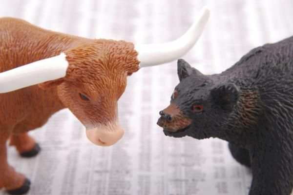 Bulls And Bears Of The Week: Carvana, Comcast, Walmart And More