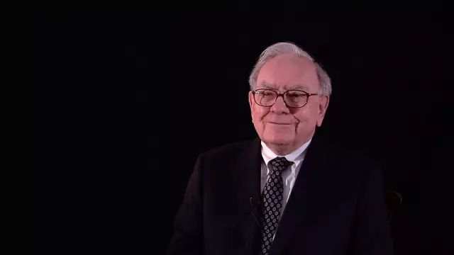 巴菲特思维实验：给你100万美元，你愿意在脑袋上开一枪吗？