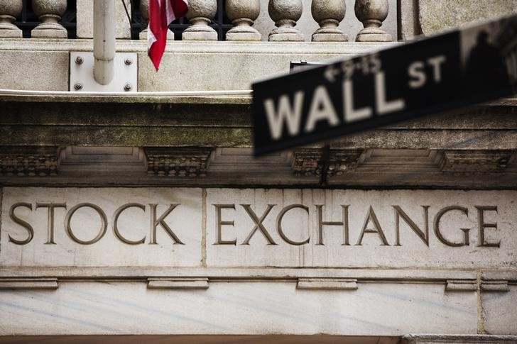 Stocks - Wall Street Opens Lower as Jobless Data Fail to Turn Mood Around