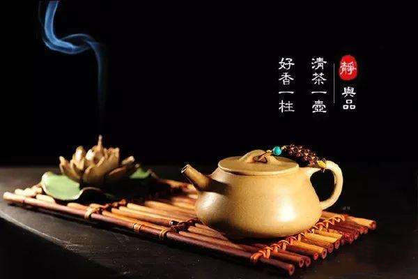 李悦箐：暴风雨前的高位震荡还会持续多久？1765一定要空！