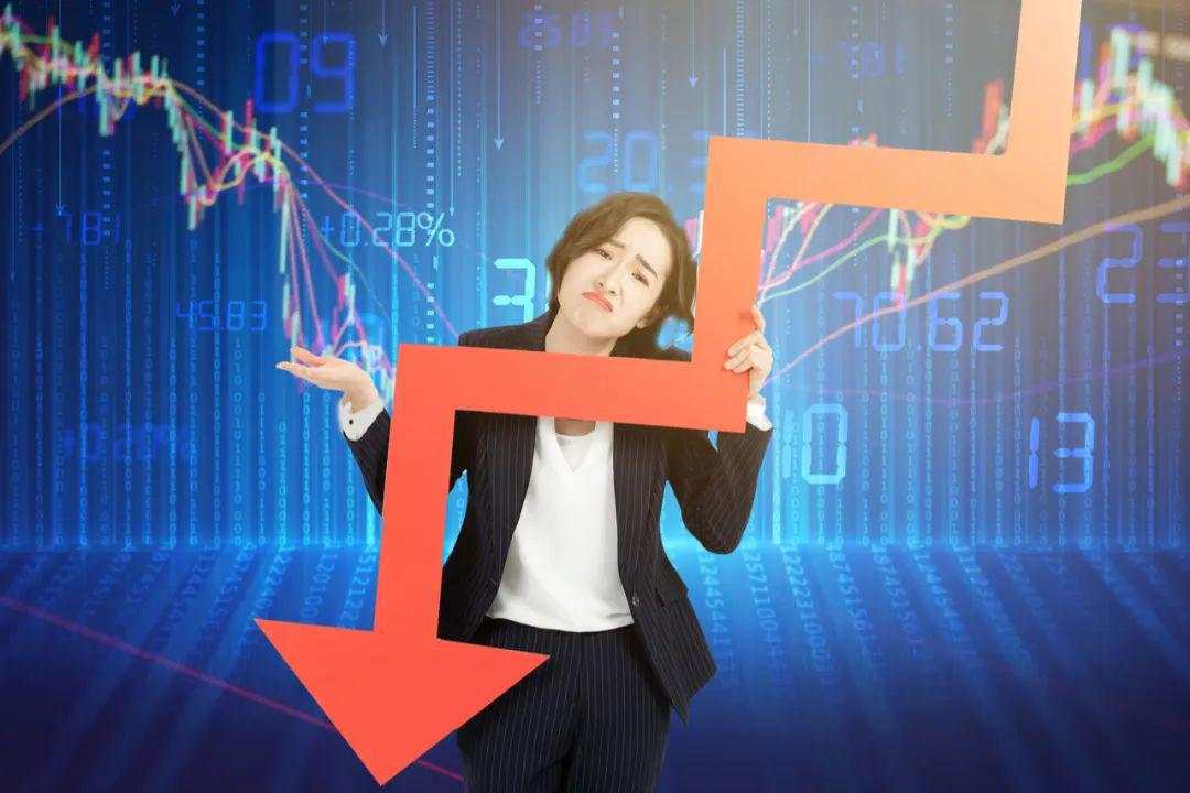 一群“老师”出动，微信群QQ群直播间高喊买股票！散户杀入接“飞刀”，惨遭4个跌停