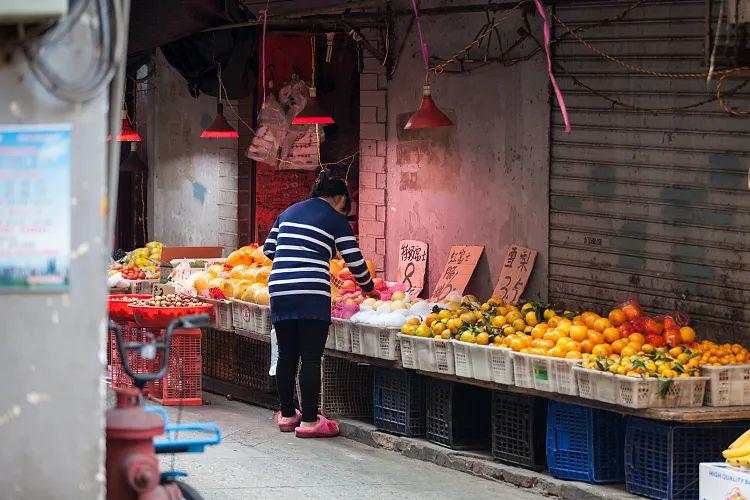 摆摊 地摊 小店 一代人 纽扣 绥芬河市