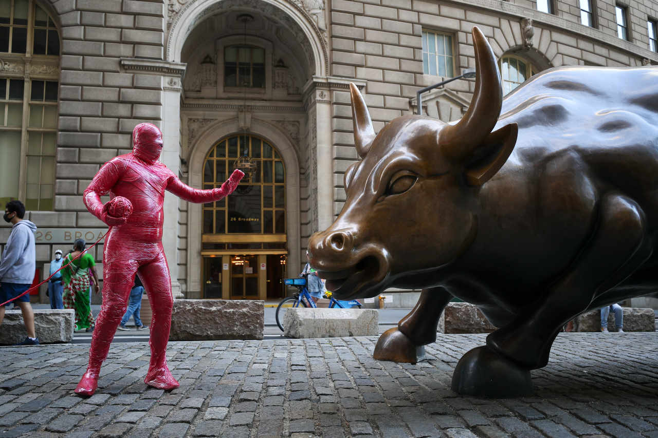 Stock futures hold steady in overnight trading after a strong tech rally on Wall Street