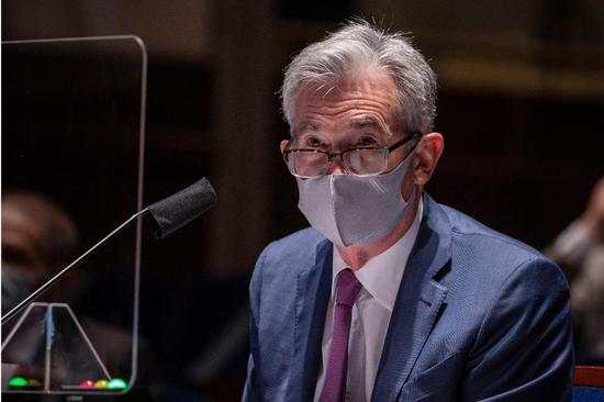 时隔近九年！黄金期货重返千八关口 福奇警告美国日增确诊恐破十万