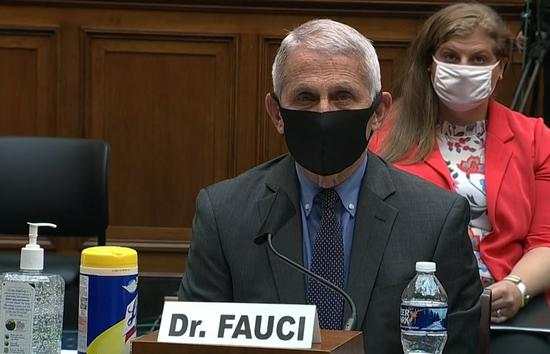 时隔近九年！黄金期货重返千八关口 福奇警告美国日增确诊恐破十万