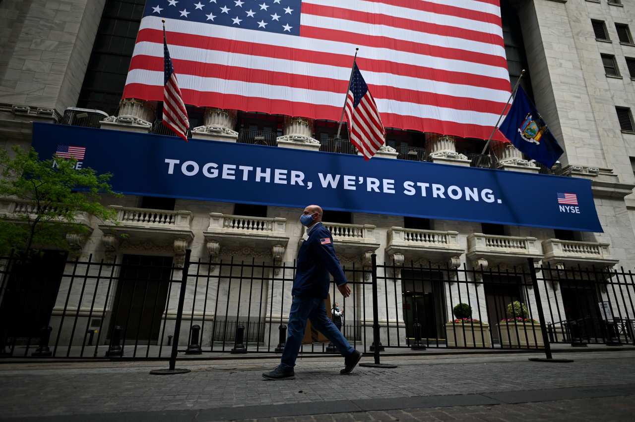 MARKETS Stock futures rise slightly following a strong rally on Wall Street