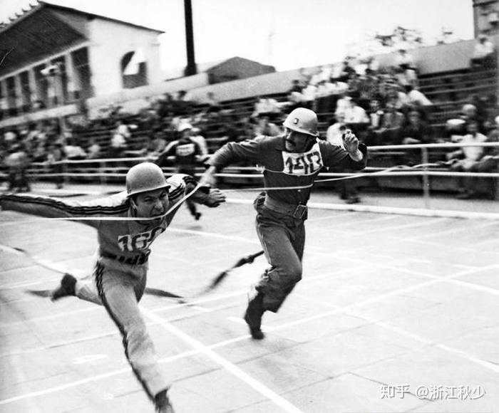 那些年赚100万的年轻人，都赢在同一个核心认知上