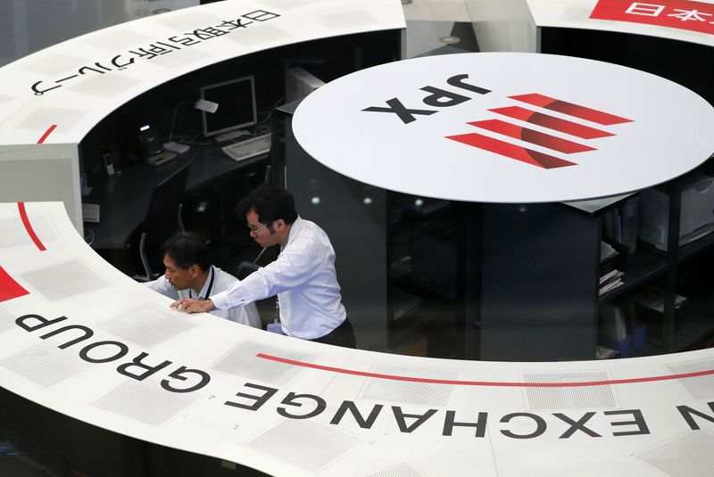 Global shares waver on coronavirus fears