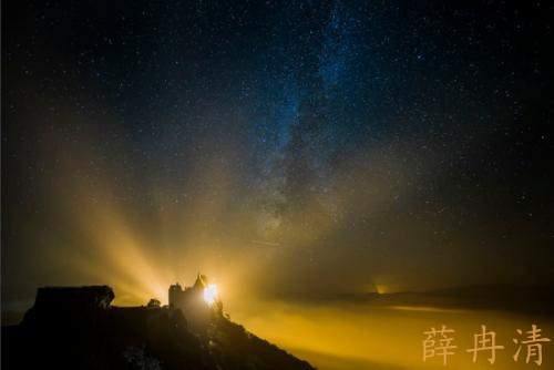 薛冉清：原油走势分析及现货黄金策略建议！