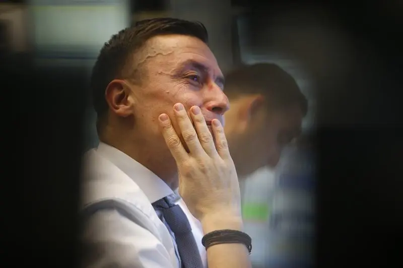 资金持续涌入公募，老基金也受宠！绩优基金不是想买就能买，已有多只产品限制大额申购