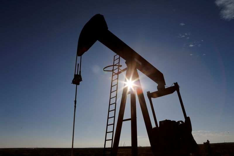 Oil eases as coronavirus fears offset gasoline recovery signs