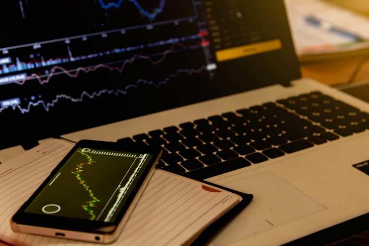Giao dịch Forex bán thời gian mà vẫn kiếm tiền đều đều - Tại sao không?