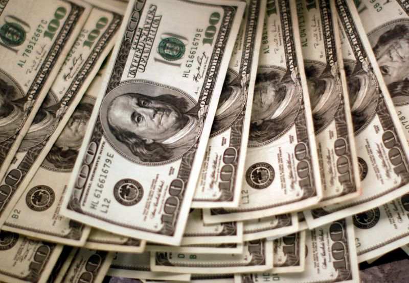 Dollar on defensive as U.S. recovery story in doubt