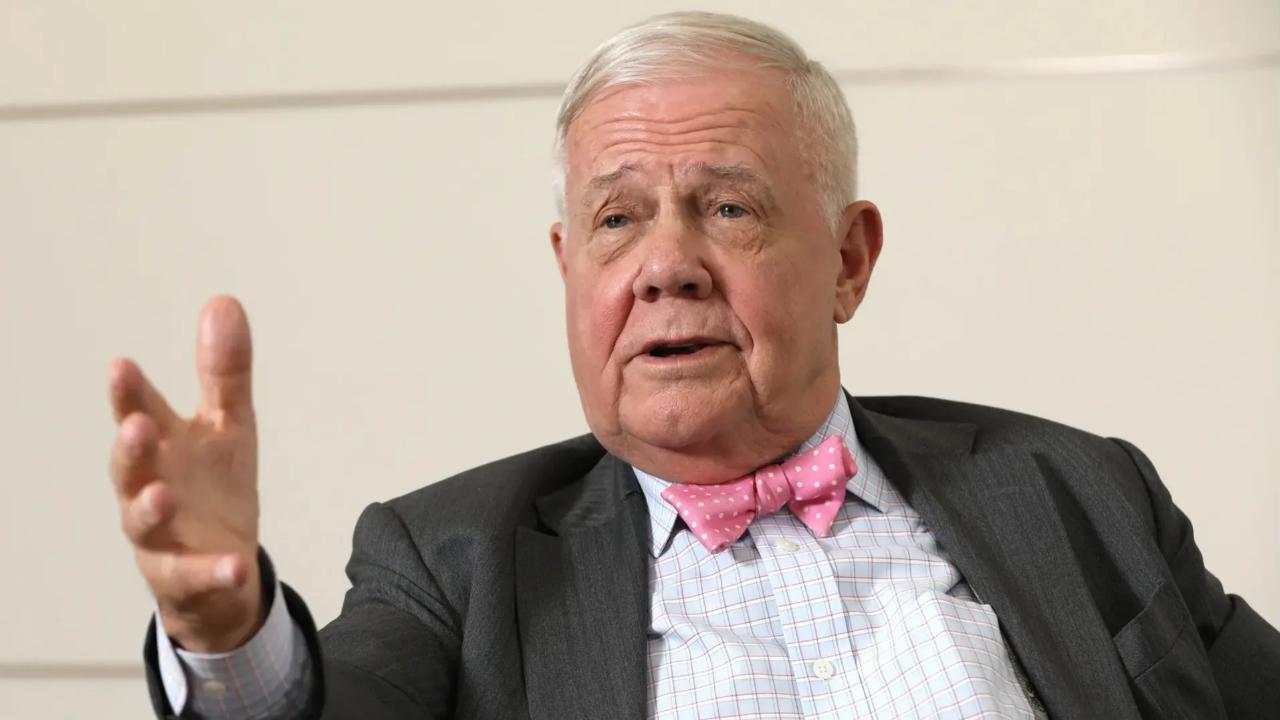 Nhà đầu tư Jim Rogers cảnh báo về 'Đợt suy thoái kinh tế tồi tệ nhất' trong cuộc đời của ông