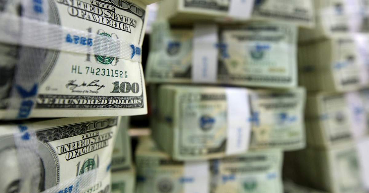 Các quỹ phòng hộ cược lớn đồng USD sẽ giảm giá