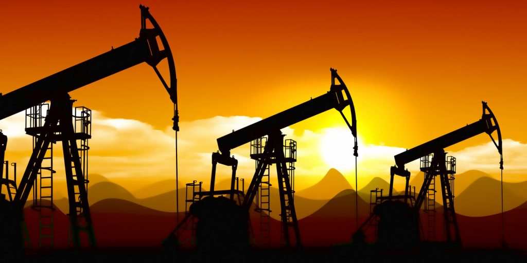 Dầu tăng 2%, đảo chiều mất điểm khi OPEC + giải quyết sự suy yếu của thị trường