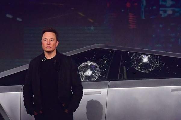 TESLA! MỐI NGUY HIỂM TIỀM TÀNG TRÊN PHỐ WALL