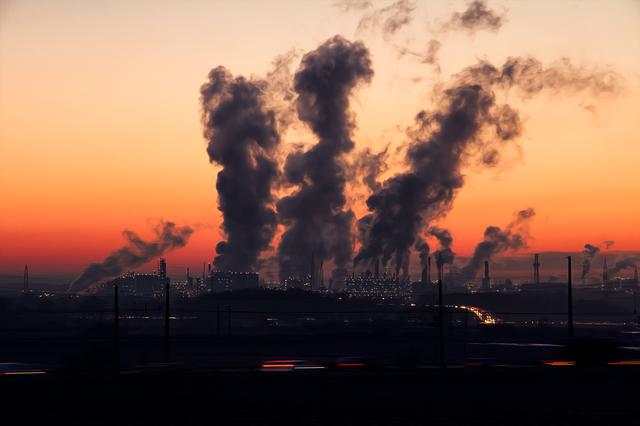 霸气！OPEC+会议加强制约减产作弊国，国内期市“绿肥红瘦”，铁矿石领跌黑色品种！