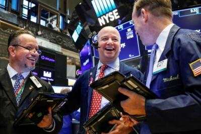 S&P 500 vọt hơn 2% ngay cả khi kết quả bầu cử chưa rõ ràng