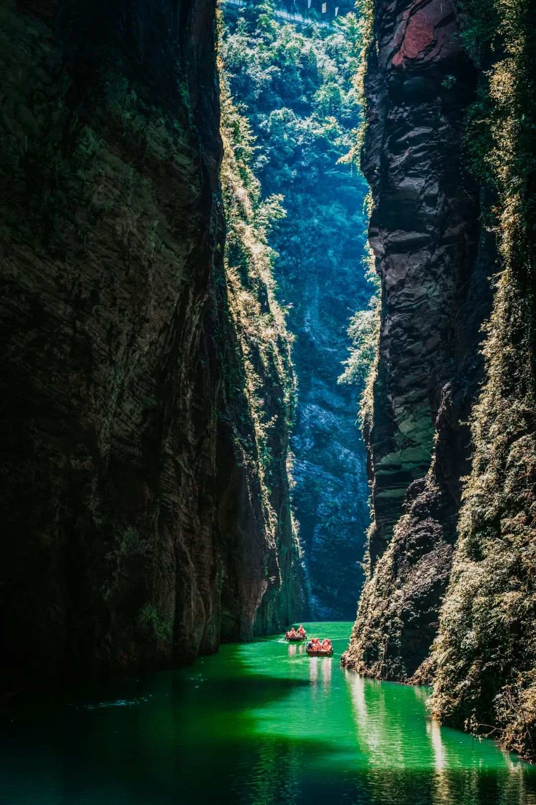 湖北“最仙”的地方，为何一身重庆味儿？